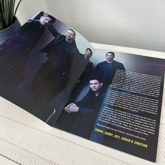 KOTB Mixtape Tour Book - Concert Tour Memorabilia- New kids On The Block 2019 - Picture 10 of 14
